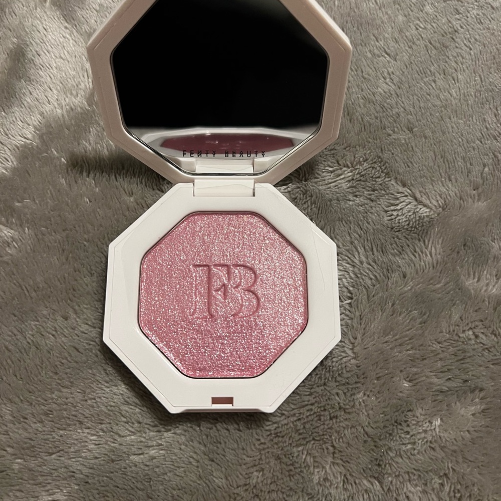 Fenty Beauty Killawatt Freestyle Highlighter